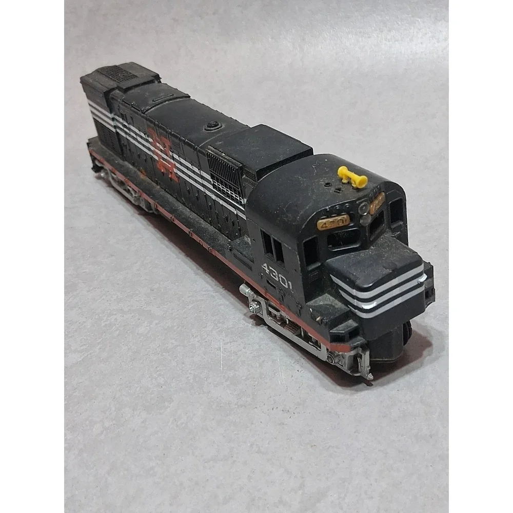 Vtg Mantua Tyco HO Scale New Haven Diesel Engine 4301 McGinnis Black Untested